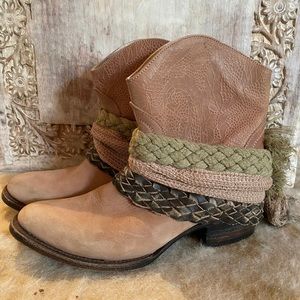 Freebird Mezcal -size 7